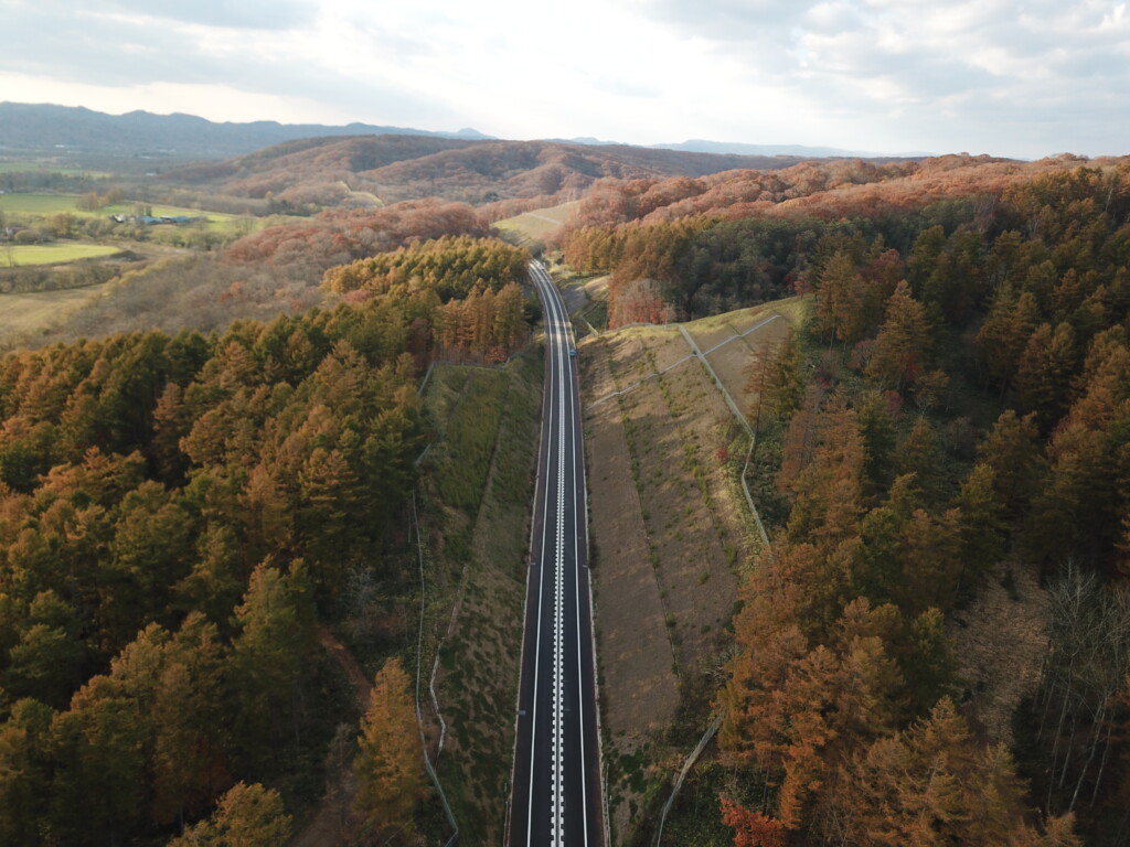 北海道横断自動車道釧路市湯波内西舗装工事